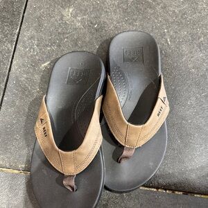 Reef Men's Tan and Black Flip-Flops